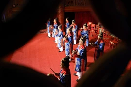 Императорская придворная музыка Хюэ: Душа наследия в каждом ударе палочек