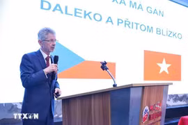 Председатель Сената Чешской Республики Милош Выстрчил выступает с речью (Фото: ВИА)