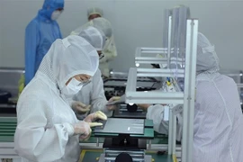 Сборка ноутбуков на экспорт на заводе Heesung Electronics Vietnam Co., Ltd., промышленный парк Чангзуе, район Анзыонг, город Хайфон (Фото: ВИА)