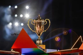 Чемпионский трофей турнира (Фото: nhandan.vn)