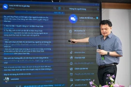 Нгуен Тхе Тан — генеральный директор VCCorp, директор по продуктам Lotus Chat поделился многими новыми функциями Lotus Chat (Фото: Вьетнам+)