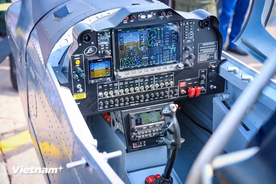 Самолет TP-150 спроектирован и изготовлен в соответствии с международными стандартами, включая EASA CS-VLA и FAA Experimental Aircraft, а также некоторыми военными спецификациями. (Фото: Вьетнам+)