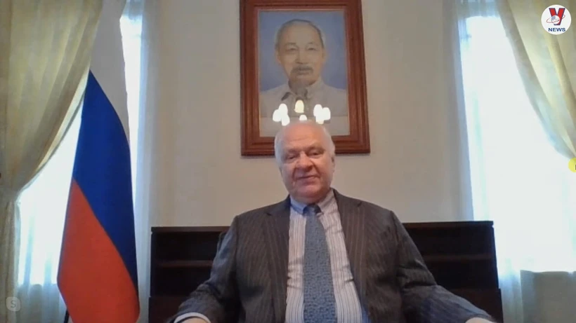 Посол РФ во Вьетнаме Константин Внуков высоко оценил меры Вьетнама по профилактике и контролю эпидемии. (Фото: ВИА)