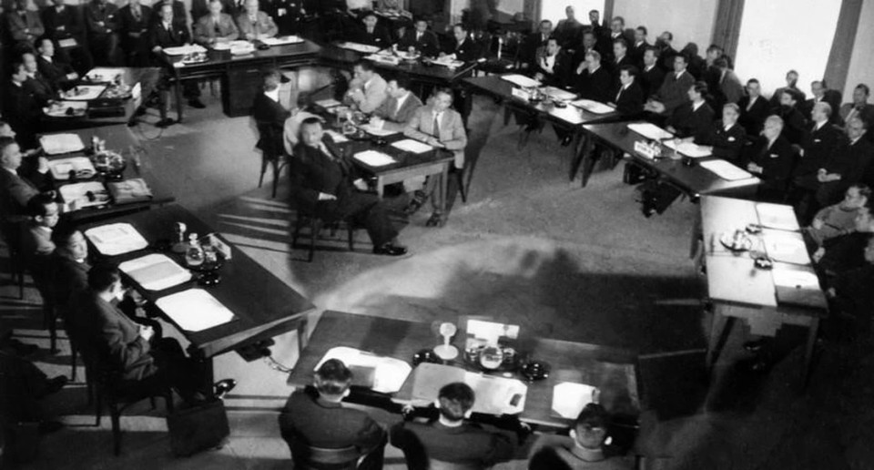Новость о победе вьетнамской армии при Дьенбьенфу во второй половине дня 7 мая 1954 года была передана в Женеву, а рано утром 8 мая (по женевскому времени) вопрос Индокитая был официально поставлен на повестку дня. (Фото: ВИА)