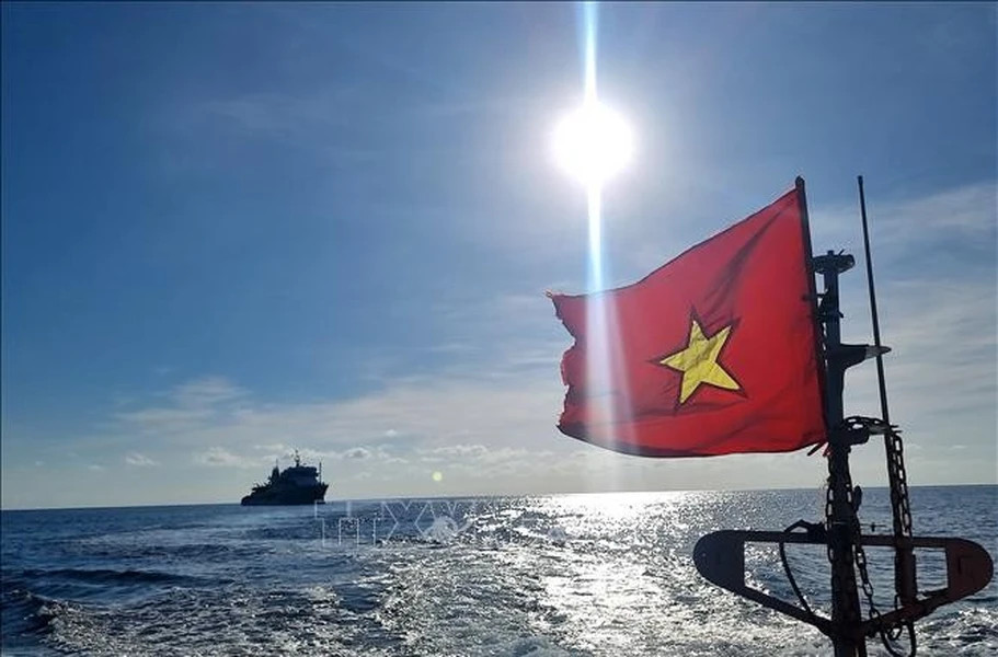 Он находится посреди священного моря Отечества. (Фото: ВИА)