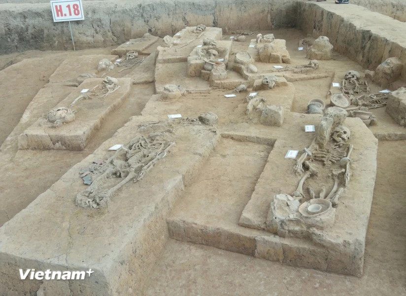 Захоронение датируется периодом от поздней культуры Фунг Нгуен (3 000 лет до н.э.) до ранней культуры Донг Дау (1 500-1 000 лет до н.э.) и до поздней культуры Донгшон. (Фото: ВИА)