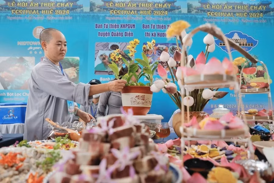 Стенды деликатно и искусно декорированы. (Фото: ВИА)