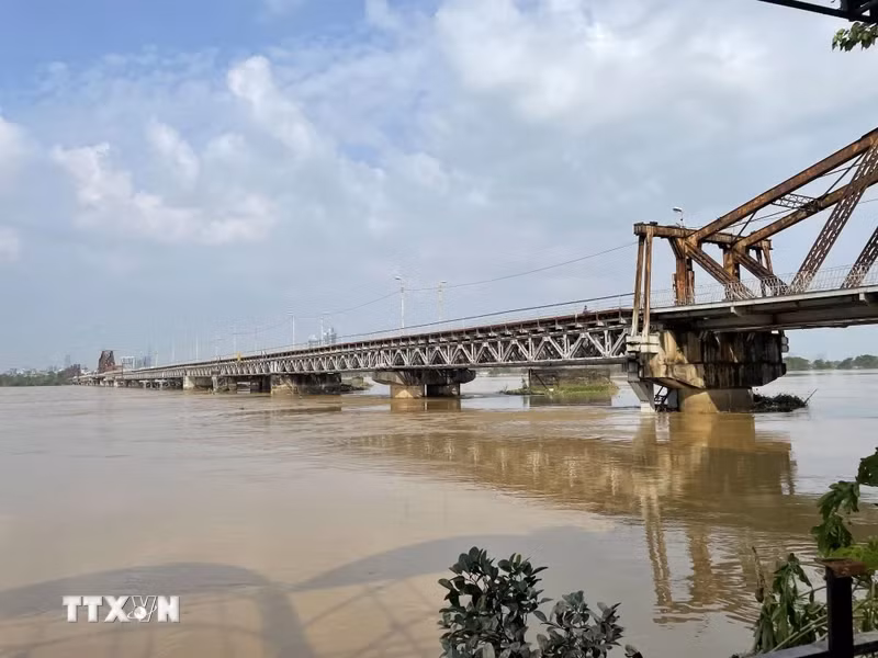 Уровень воды в Красной реке снижается (Фото сделано в 8:15 утра, 13 сентября 2024 года, ВИА)