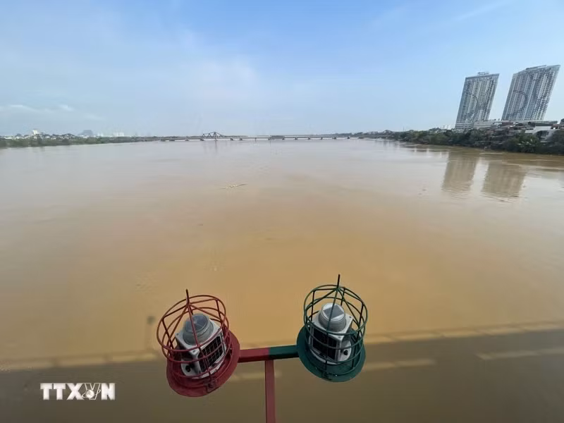 Уровень воды в Красной реке понижается (Фото сделано в 8:15 утра, 13 сентября 2024 года, ВИА)