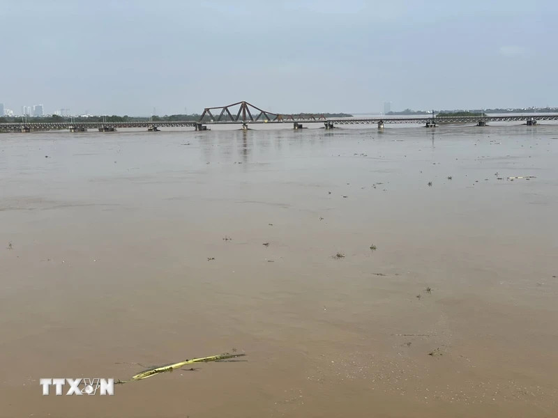 Уровень воды в Красной реке понижается (Фото сделано в 8:15 утра, 13 сентября 2024 года, ВИА)