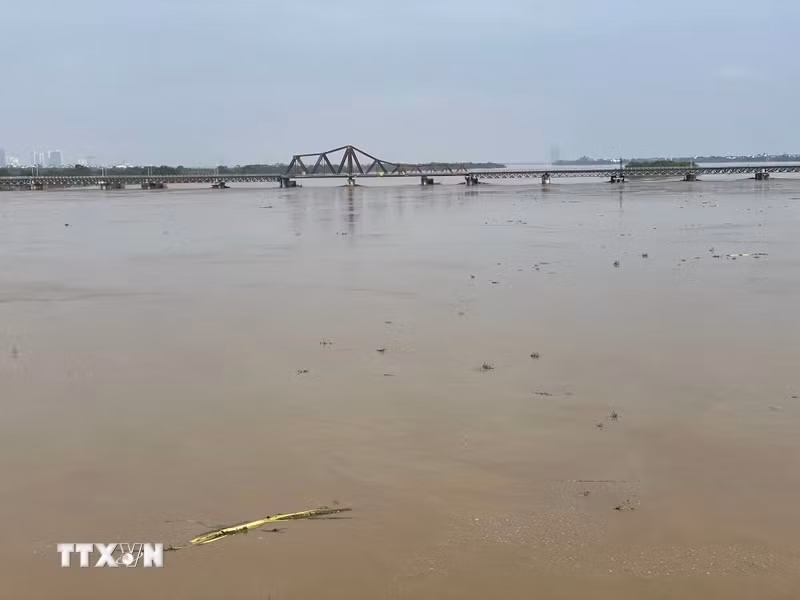 Уровень воды в Красной реке понижается (Фото сделано в 8:15 утра, 13 сентября 2024 года, ВИА)
