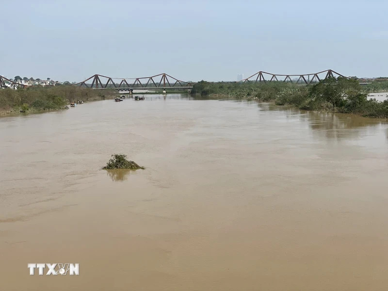 Уровень воды в Красной реке снижается (Фото сделано в 8:15 утра, 13 сентября 2024 года, ВИА)
