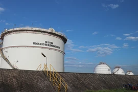 Нефтеперерабатывающий завод Зунгкуат работает на уровне 120% мощности, увеличивая предложение на внутреннем рынке. (Фото: ВИА)