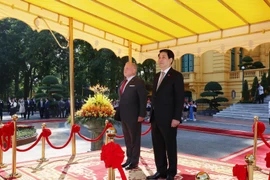 Президент государства проводит церемонию встречи Короля Иордании