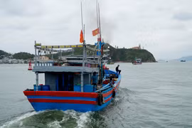Рыболовные суда провинции Зялай выходят в море на промысел. Фото: ВИА