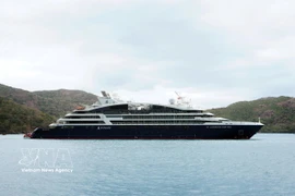 Круизное судно класса люкс Le Jacques Cartier в порту Бендам, Кондао. (Фото: ВИА)