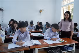 Один учебный урок учительницы и учениц в Основной школе Тхо Тхань, уезд Йентхань, провинция Нгеан. (Фото: ВИА)