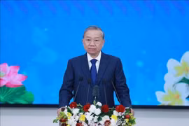 Генеральный секретарь То Лам выступил с программной речью в Национальной политической и административной академии Лаоса во второй половине дня 1 декабря 2025 года. (Фото: ВИА)
