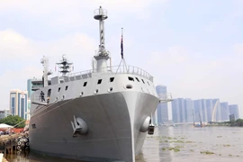 Крупнейший корабль обеспечения ВМС Новой Зеландии посещает Хошимин