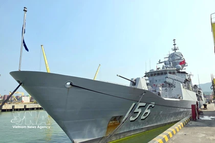Дананг принимает корабль Военно-морских сил Австралии с дружественным визитом. Фото: ВИА.