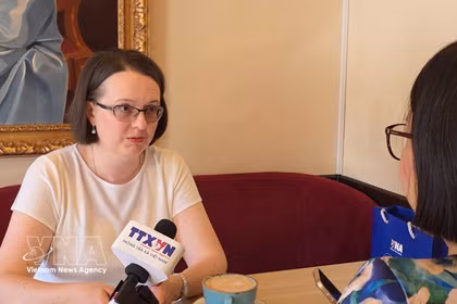 Доцент Екатерина Колдунова даёт интервью корреспонденту ВИА в России. Фото: ВИА.