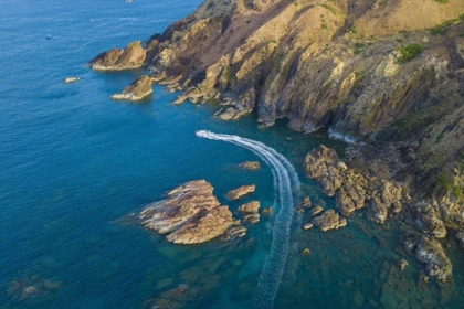 Прозрачные кристально чистые воды в Эозьо, Куинён. Фото: ВИА