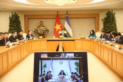 Заместитель Премьер-министра Чан Хонг Ха отметил необходимость конкретизации направлений сотрудничества посредством практических проектов во Вьетнаме и Узбекистане с целью максимального использования потенциала и преимуществ каждой стороны. Фото: VGP.