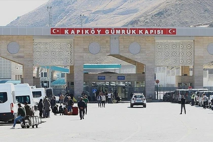 Один из пограничных пунктов пропуска между Турцией и Ираном. (Фото: modern)