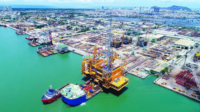Подразделения Petrovietnam предоставляют технические услуги не только на внутреннем рынке, но и за рубежом (Фото: Petrotimes.vn) i1-phan-mo-dau20250822163109.jpg