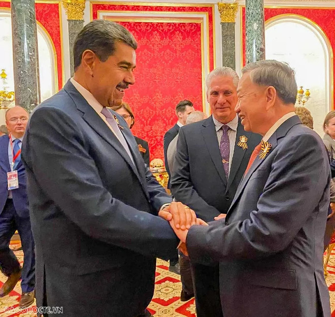 Генеральный секретарь То Лам провел двусторонние встречи с президентом Венесуэлы Николасом Мадуро (Фото: Baoquocte) tong-bi-thu-to-lam-tiep-xuc-song-phuong-voi-lanh-dao-cap-cao-cac-nuoc-20250509222219.jpg