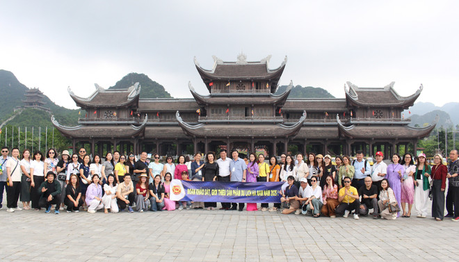 potal-doan-famtrip-khao-sat-trai-nghiem-cac-khu-diem-du-lich-noi-bat-cua-tinh-ha-nam-8064061.jpg