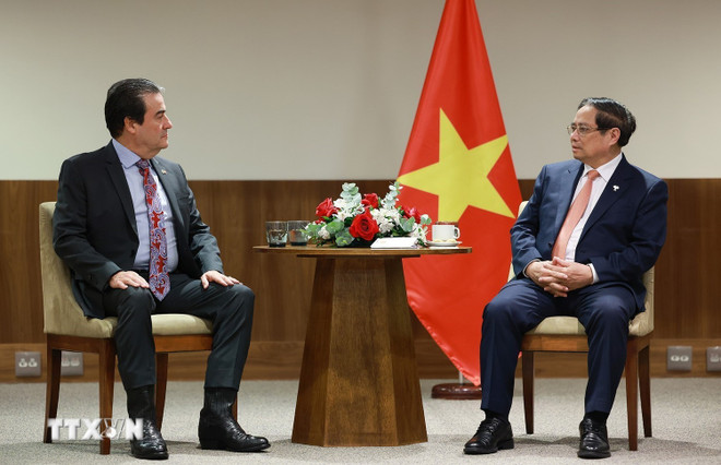 Премьер-министр Фам Минь Тьинь принимает руководителей MK Group (Фото: ВИА) thu-tuong-pham-minh-chinh-tiep-lanh-dao-mot-so-tap-doan-hang-dau-brazil-8136319-6.jpg