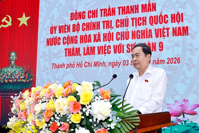 vnanet-potal-chu-tich-quoc-hoi-tham-lam-viec-voi-su-doan-9-8617894.jpg