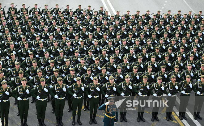 Парадный расчёт 38-й отдельной железнодорожной бригады на полной репетиции военного парада в Москве к 80-летию Победы в Великой Отечественной войне (Фото: Спутник) anh-2-5463.jpg