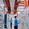 Центр обработки данных (IDC) Вьетнамской корпорации почт и телекоммуникаций (VNPT) в высокотехнологичном парке Хоалак является крупнейшим во Вьетнаме, оснащен самым современным технологическим оборудованием и полностью соответствует международным техническим стандартам (Фото: ВИА)