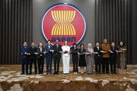 Представители делегаций стран на заседании