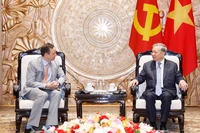 Генеральный секретарь То Лам принимает председателя и главного исполнительного директора корпорации GE Vernova Скотта Стразика. (Фото: ВИА)