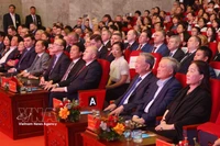 Генеральный секретарь То Лам вместе с делегатами присутствует на программе культурно-художественного обмена "Русская душа в сердце Вьетнама". (Фото: ВИА)