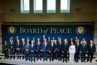 Генеральный секретарь То Лам и главы делегаций присутствуют на заседании открытия Совета мира по Газе. (Фото: ВИА)