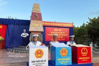 Избирательный участок на острове Чыонгша, специальная зона Чыонгша, провинция Кханьхоа. (Фото: ВИА)