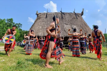 В этом доме проходят ключевые события этнической народности Коту. (Фото: ВИА)