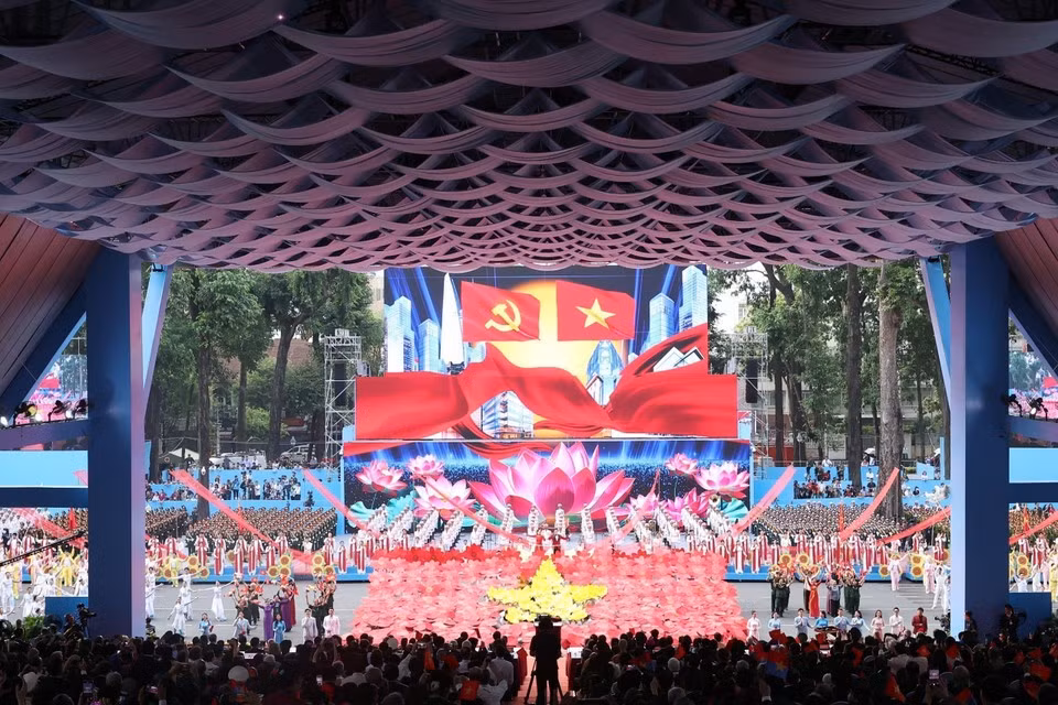 Художественное представление “Лучезарная земля Вьетнама” (Фото: ВИА)