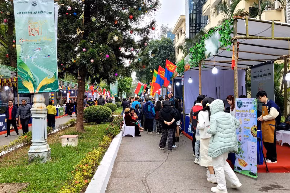 Мероприятие, организованное Министерством иностранных дел Вьетнама, впервые прошло в 2014 году и стало площадкой для представления культур стран и территорий вьетнамской аудитории и наоборот. (Фото: Минь Ань/Вьетнам+)