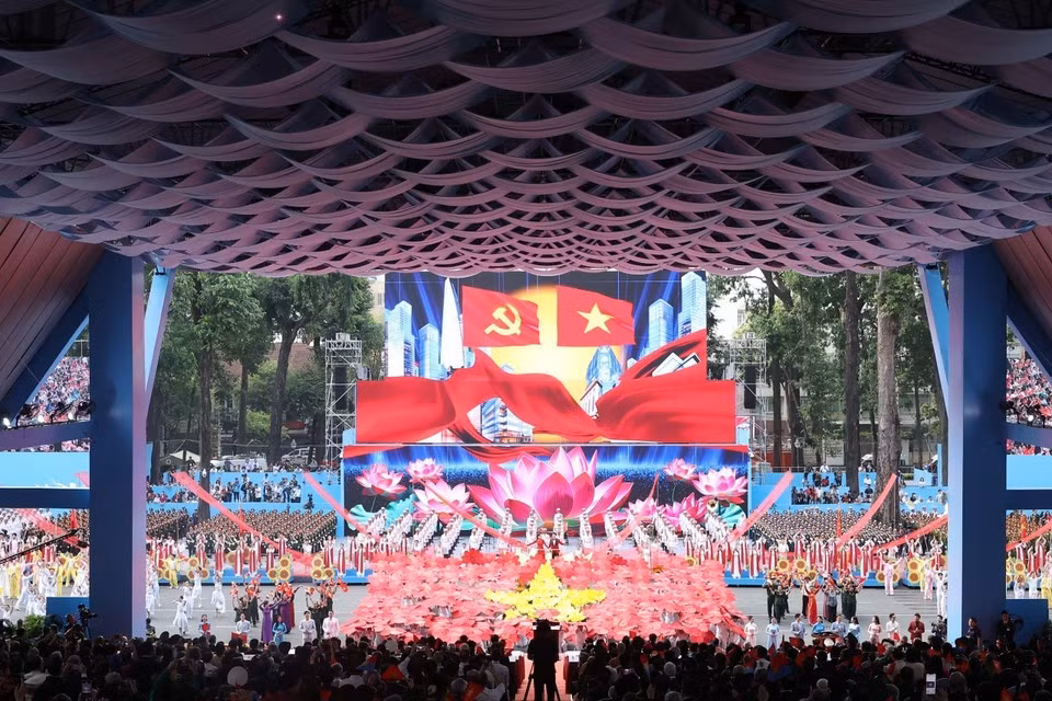 Художественное представление “Лучезарная земля Вьетнама” (Фото: ВИА)