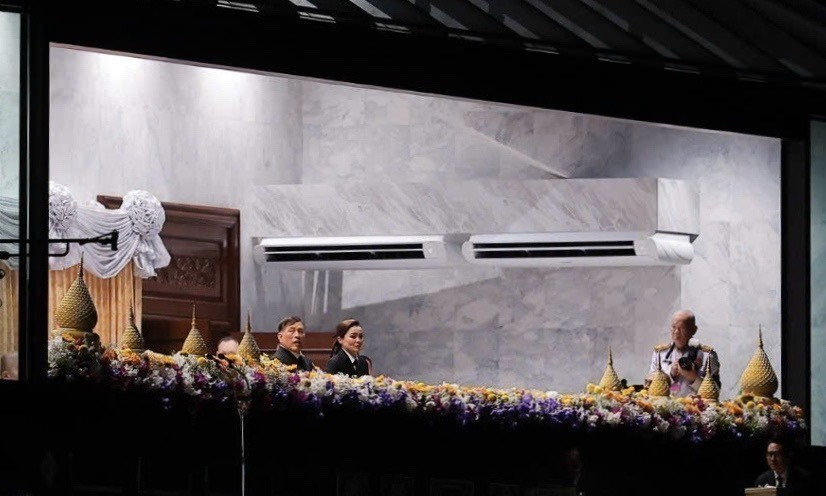 Король Маха Вачиралонгкорн и королева Таиланда присутствуют на церемонии открытия SEA Games 33. Фото: Минь Куиет - специальный корреспондент ВИА в Таиланде.