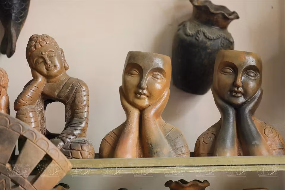 Баучук - это не просто деревня гончаров, это живое культурное наследие, сохраняющее традиционные ценности в условиях современных перемен. Каждое гончарное изделие - это произведение искусства, отражающее самобытность и богатое культурное наследие общины народности Чам. (Фото: ВИА)