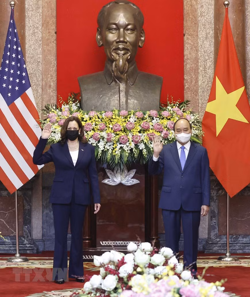 Президент Нгуен Суан Фук и вице-президент США Камала Харрис. (Фото: Тхонг Нят/ВИА)