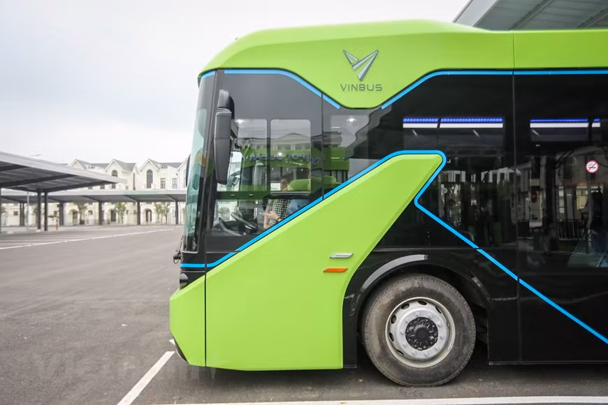 VinBus вмещает до 72 пассажиров, включая 25 сидячих мест. (Фото: Минь Шон / Vietnam +)
