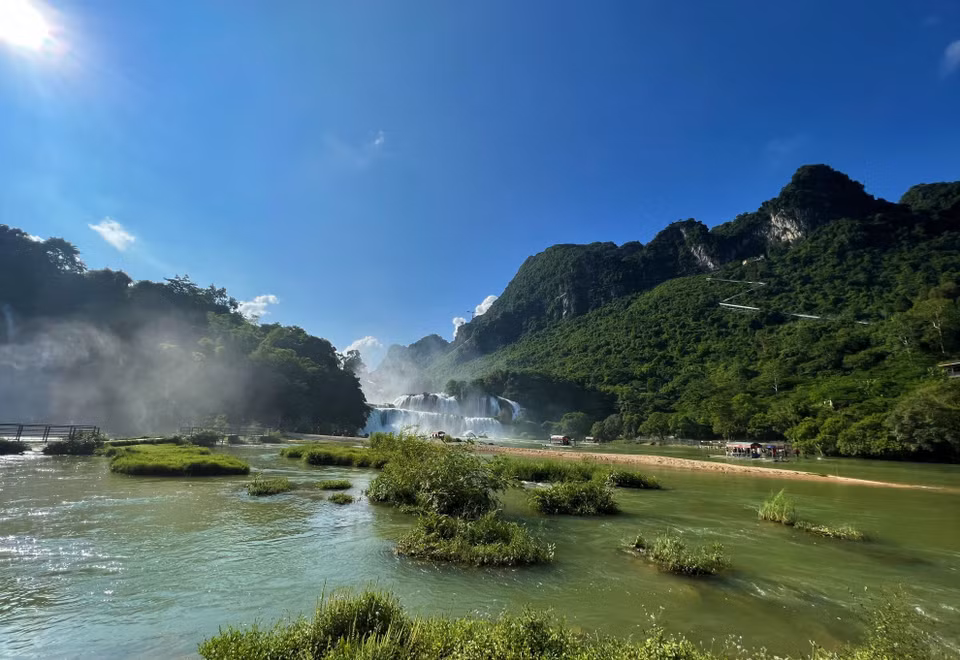 Водопад Банжок осенью. (Фото: ВИА)