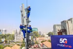 Сеть 5G постепенно входит в повседневную жизнь, создавая конкретные изменения в управлении городами, организации производства и жизни населения. (Фото: ВИА)